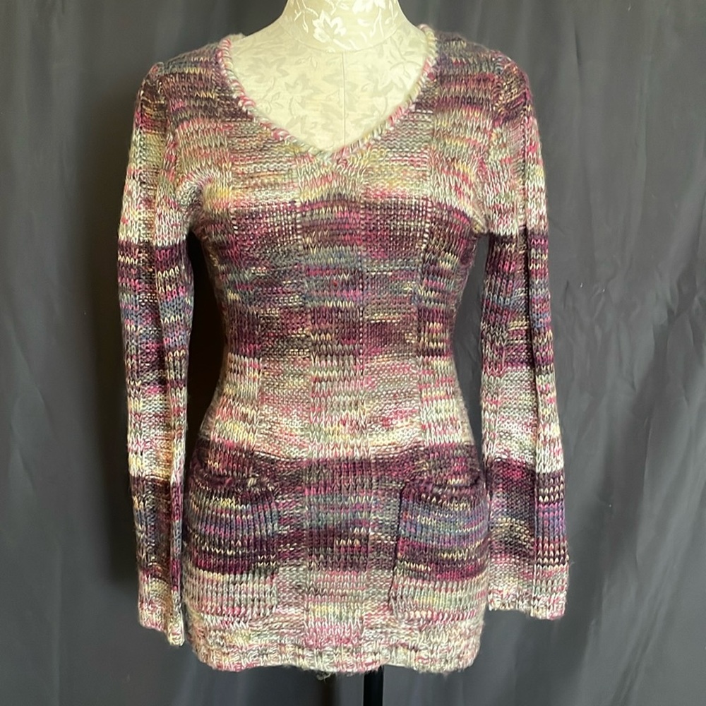 Long tunic sweater in EUC. Size Medium.